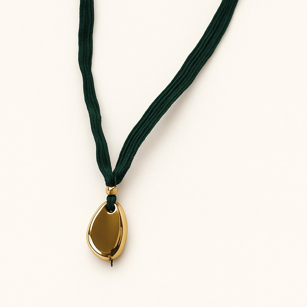 Collar colgante lágrima