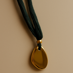 Collar colgante lágrima