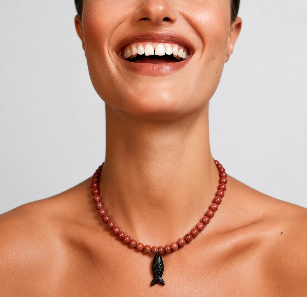 le collier poisson noir