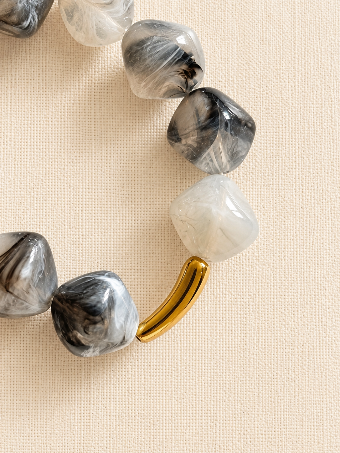 le bracelet galet · gris