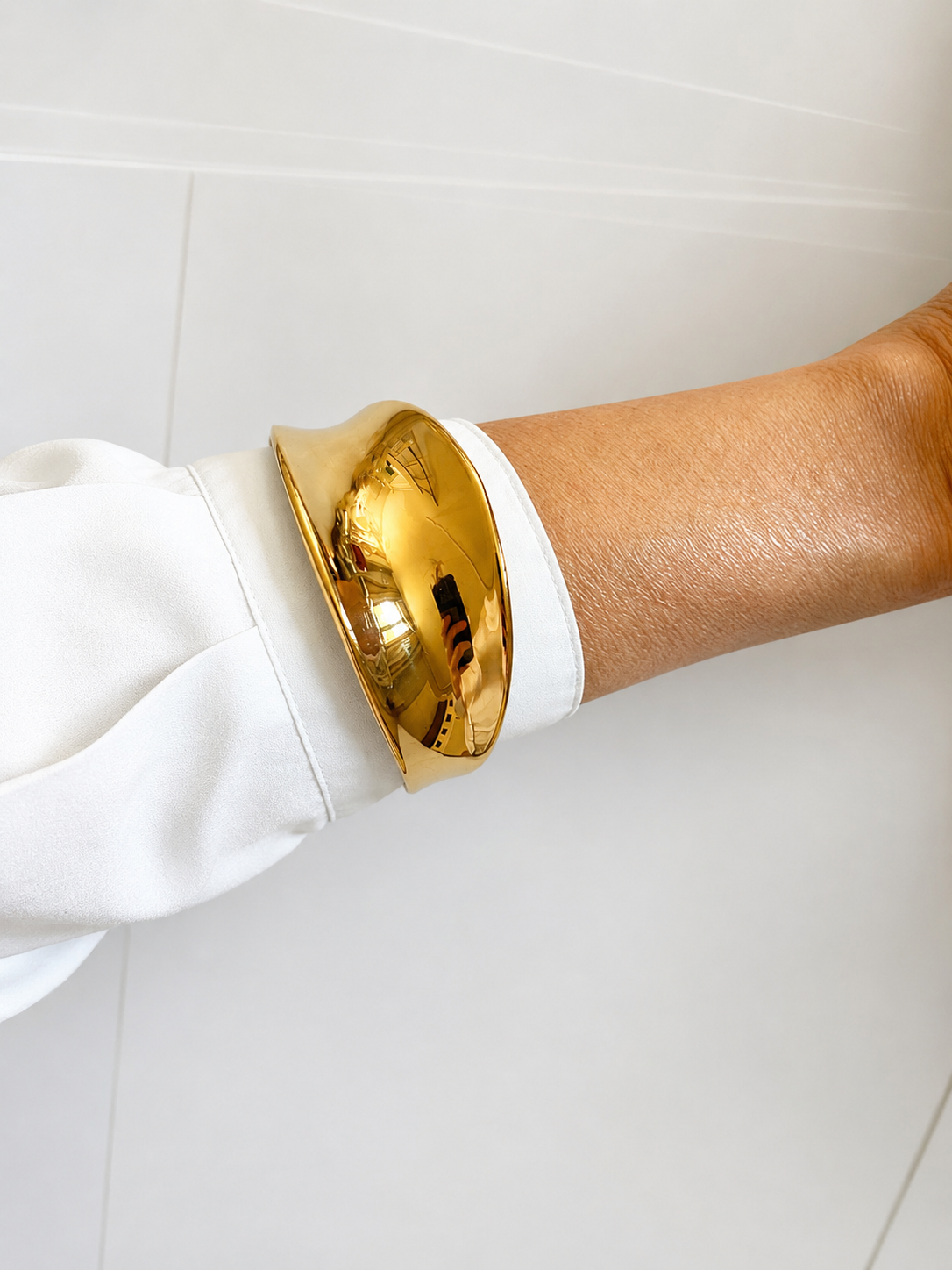 le bracelet cuff mirror