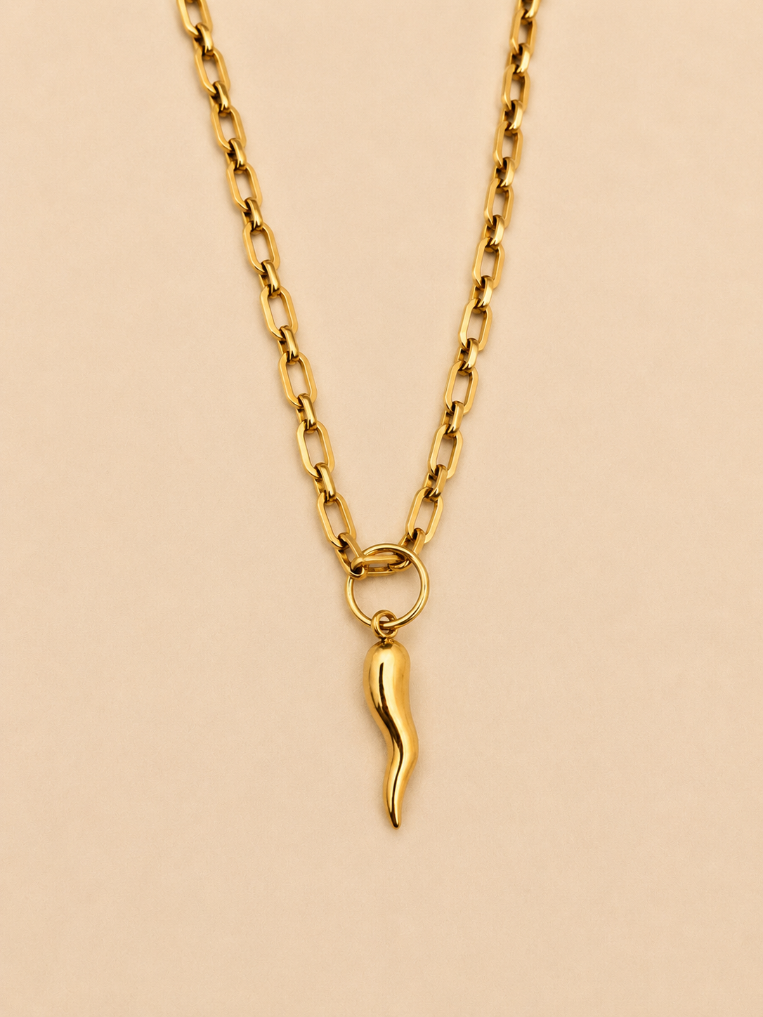 le charm chili gold