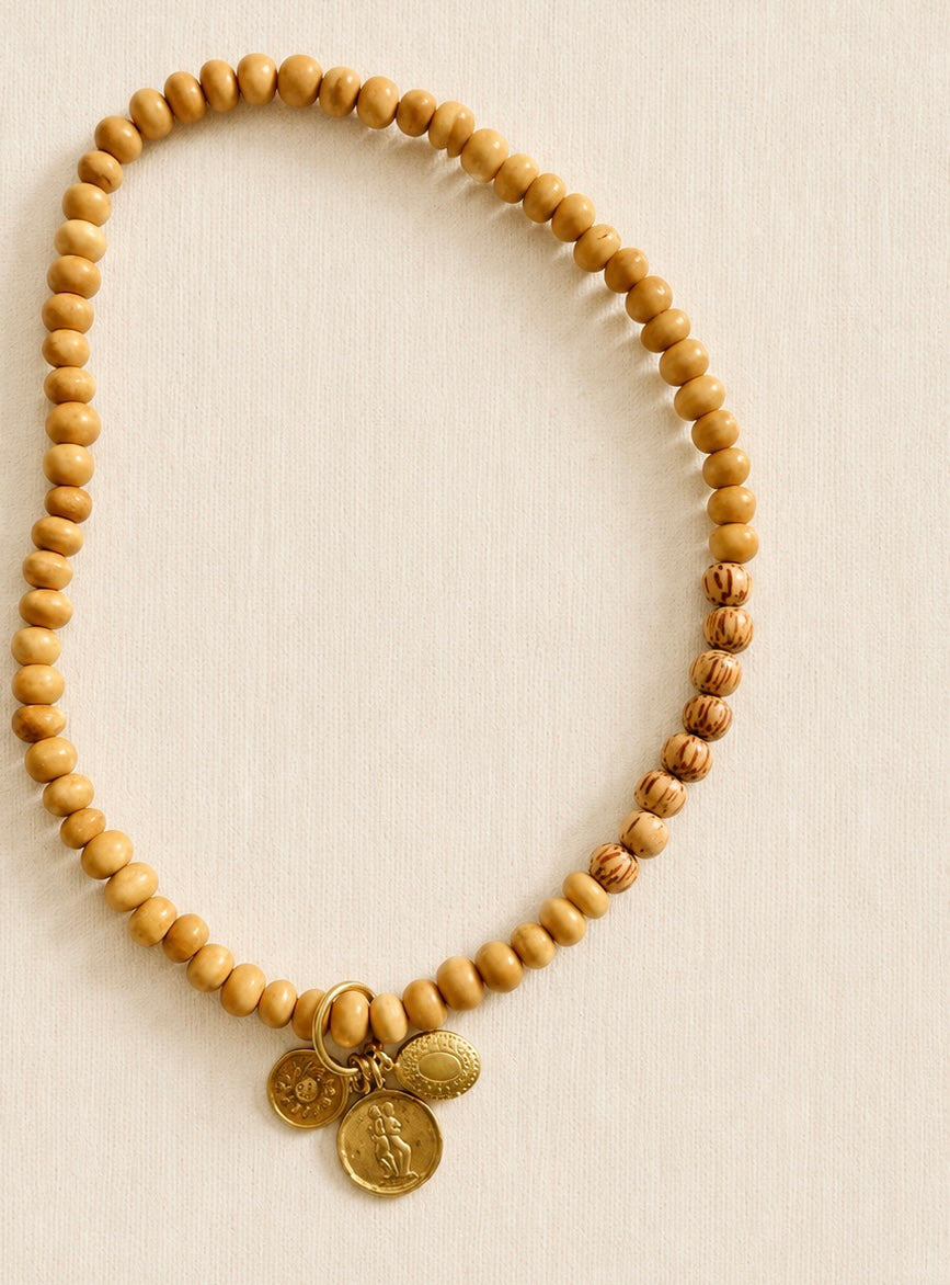 le collier short monedas