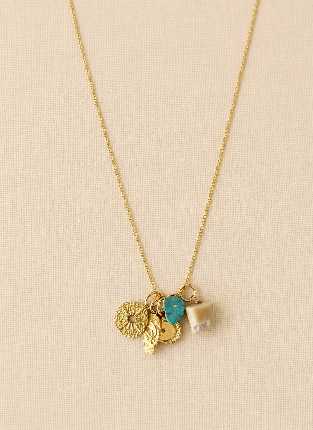 le collier mediterranean charms