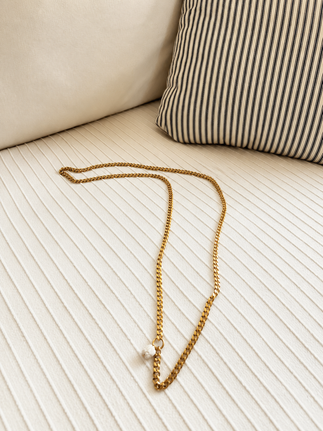 le collier maxi white charm