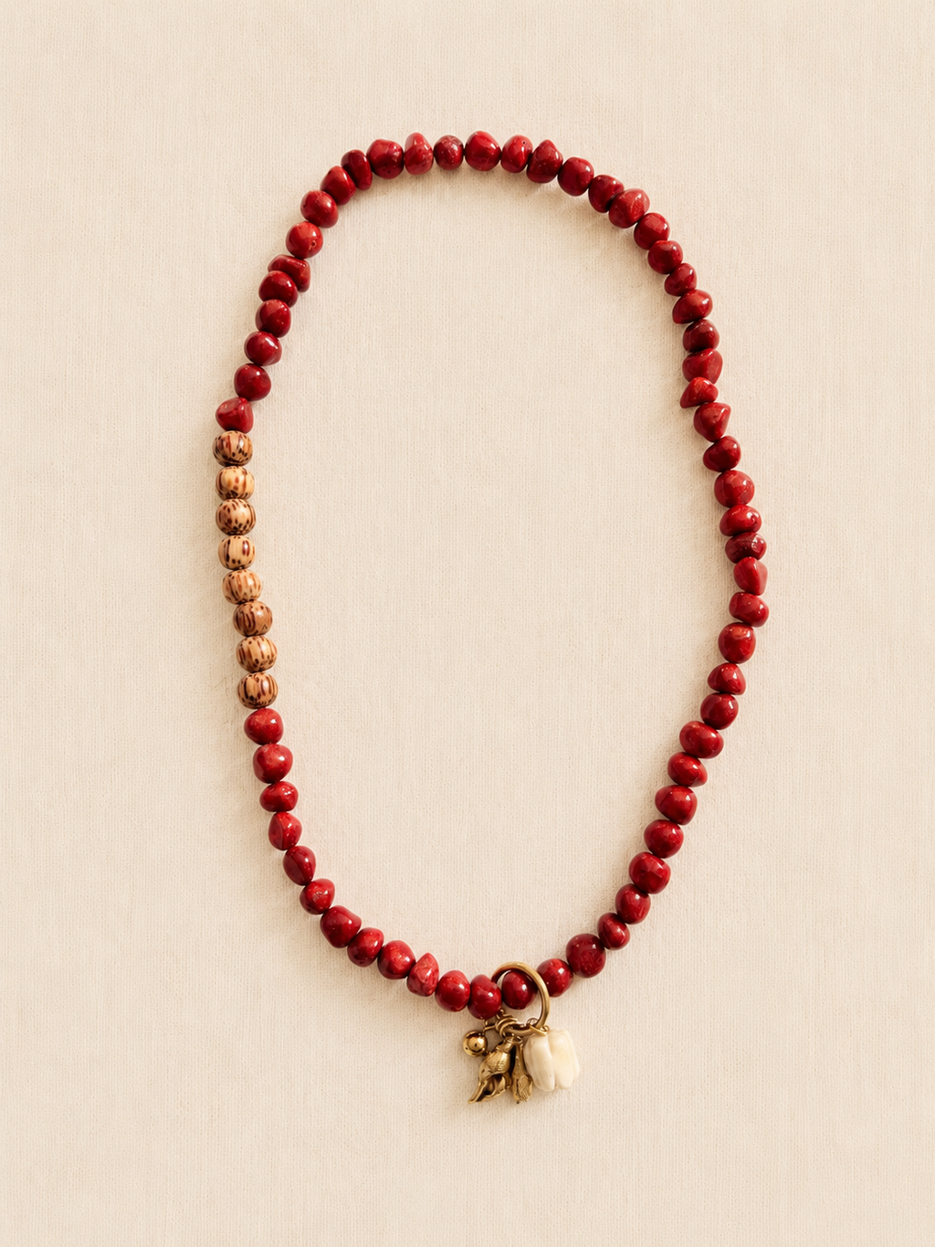 le collier short rouge