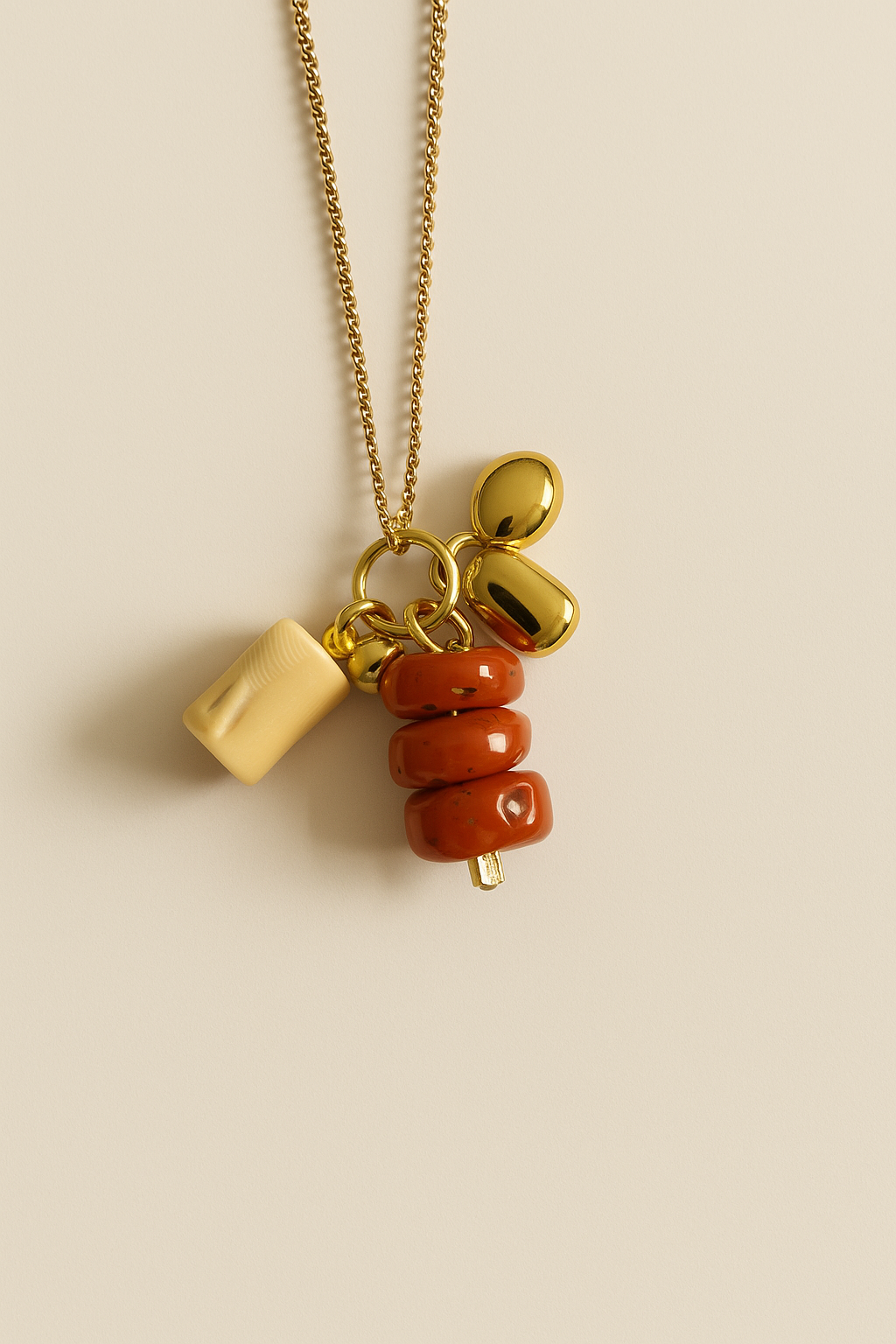 Collar charms ambar