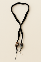 Collar seda negro