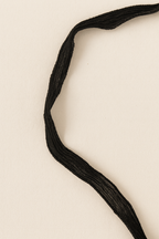 Collar seda negro