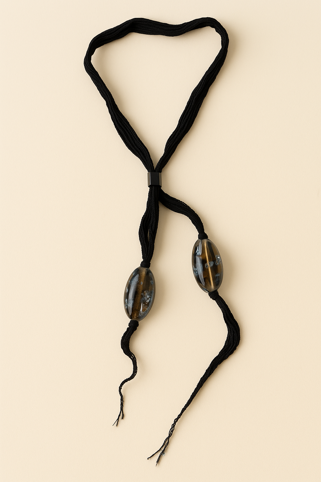 Collar seda negro