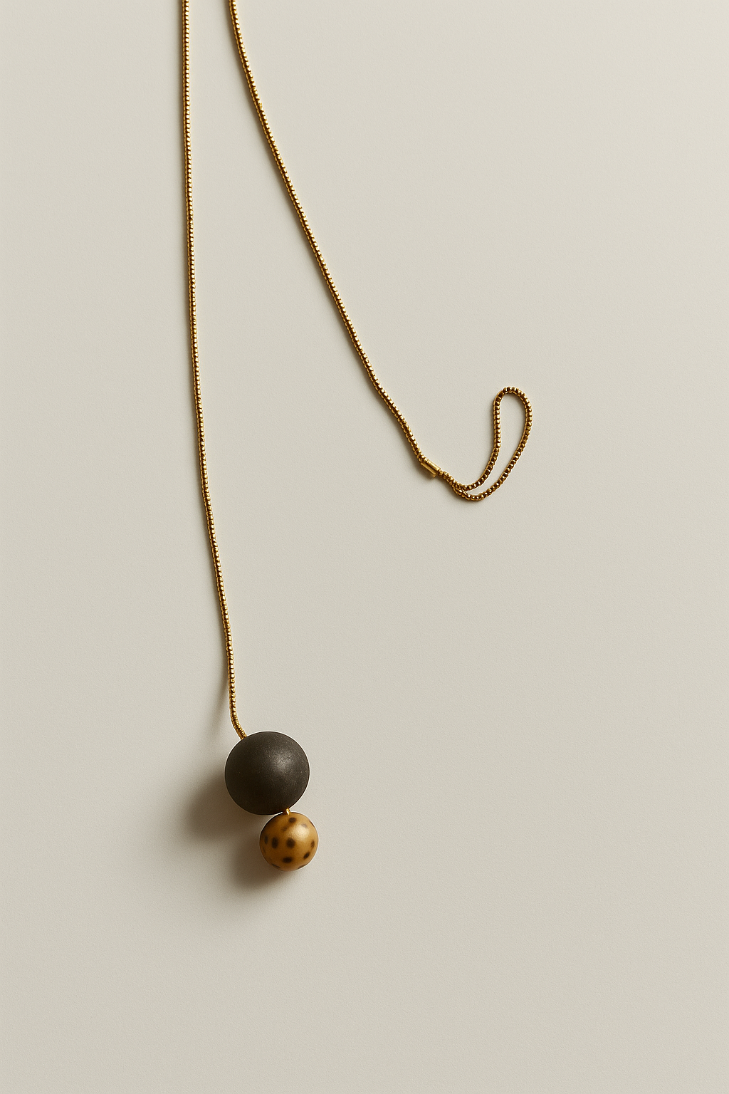 Collar seeds marron
